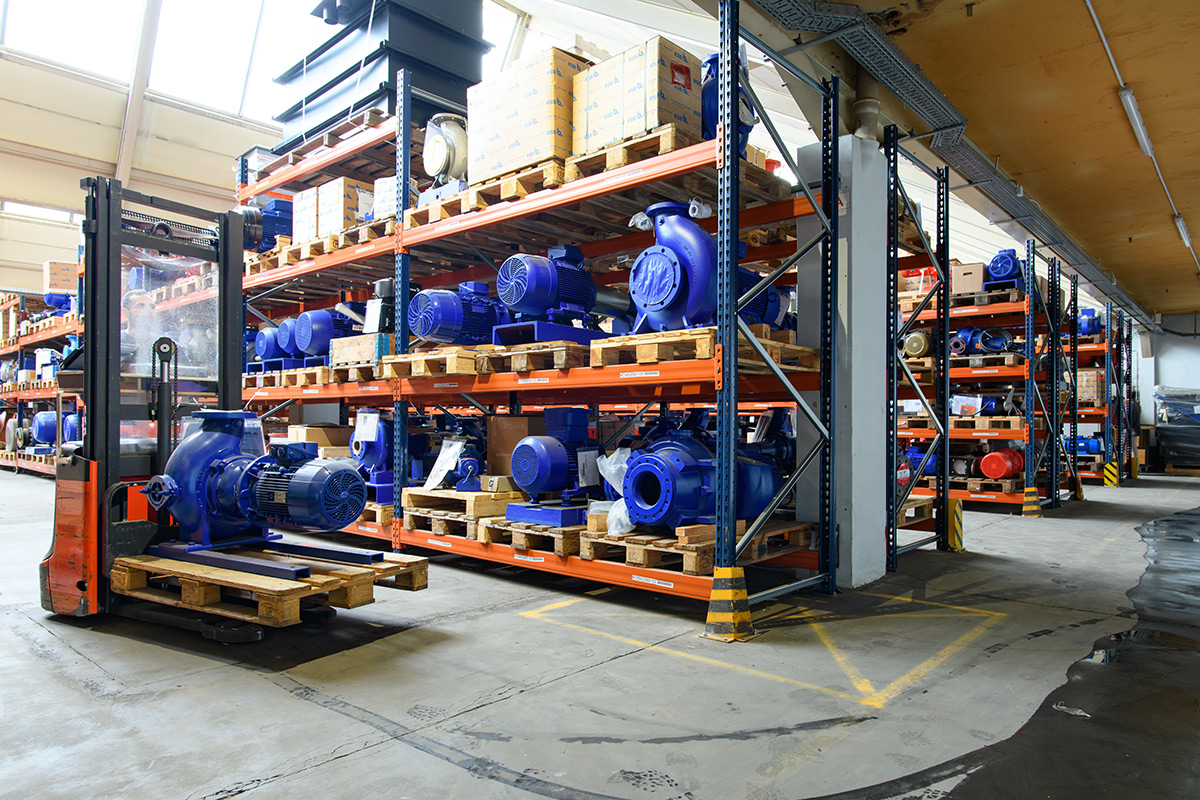 Mitarbeiter konfiguriert PumpDrive